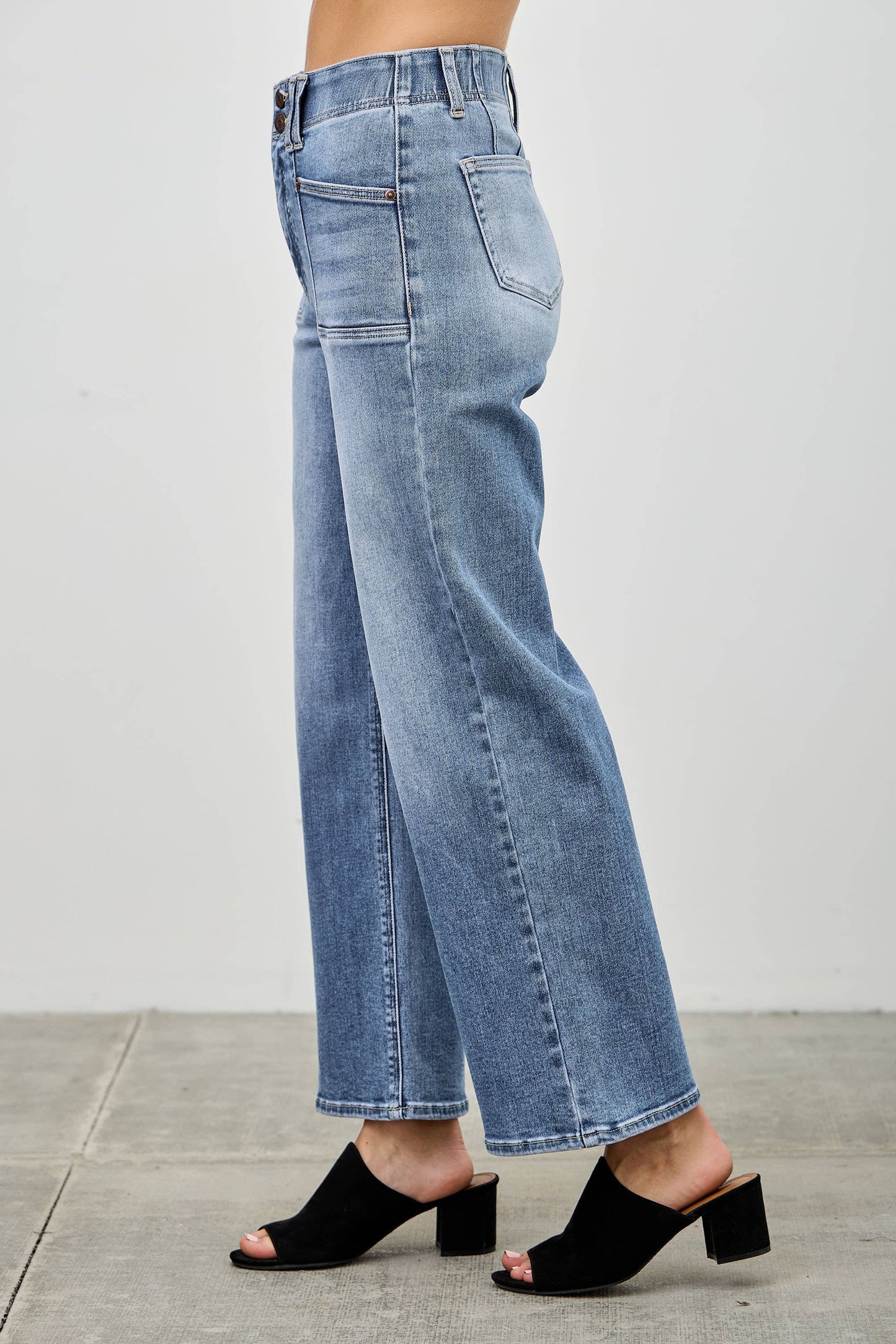 HIGH RISE CROP STRAIGHT WITH DOUBLE BUTTON SAIGE DENIM