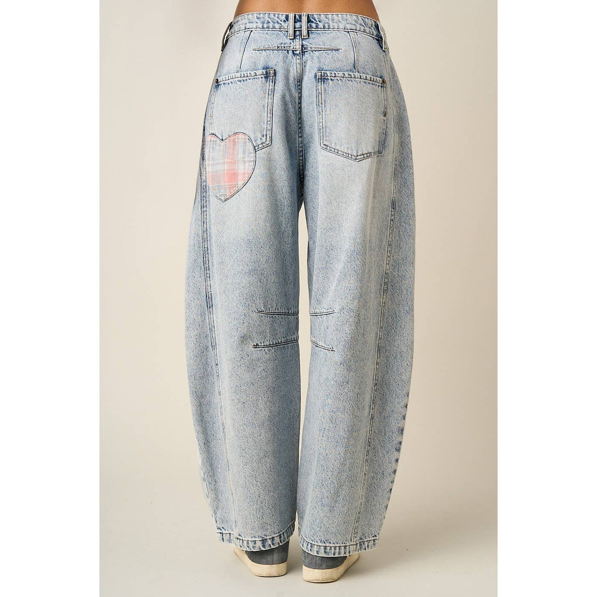 PLAID HEART PATCH BARREL LEG JEANS