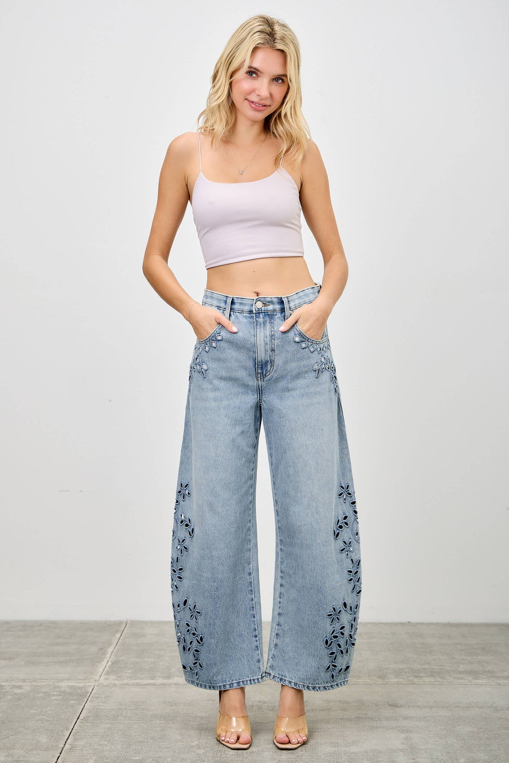 HIGH RISE LOW CURVE BARREL WITH EMBROIDERY Saige Denim