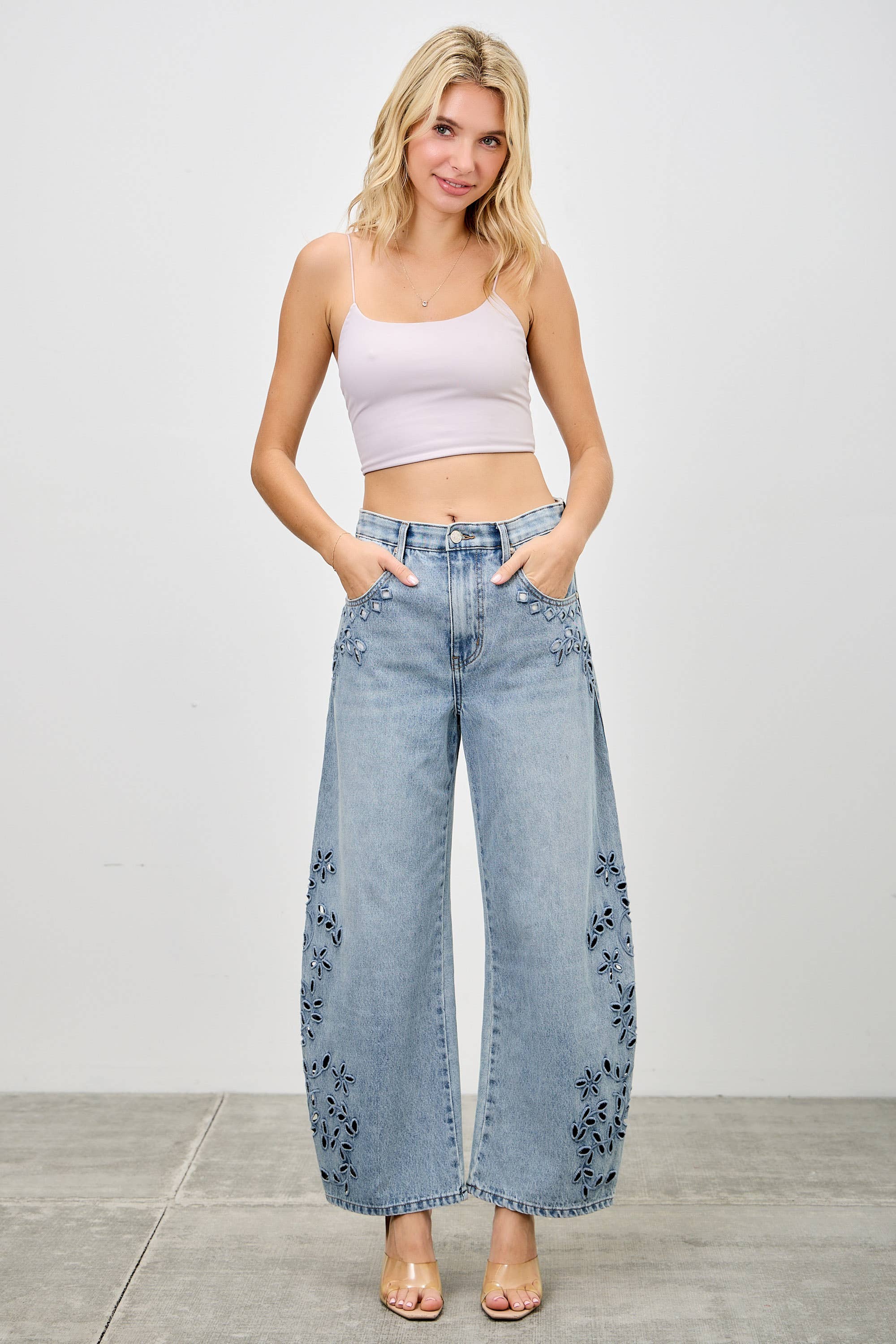 HIGH RISE LOW CURVE BARREL WITH EMBROIDERY Saige Denim