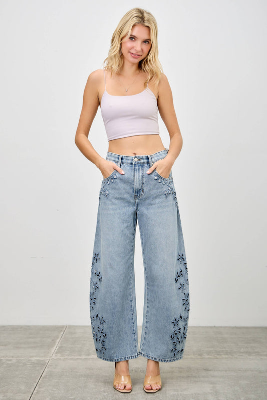 HIGH RISE LOW CURVE BARREL WITH EMBROIDERY Saige Denim