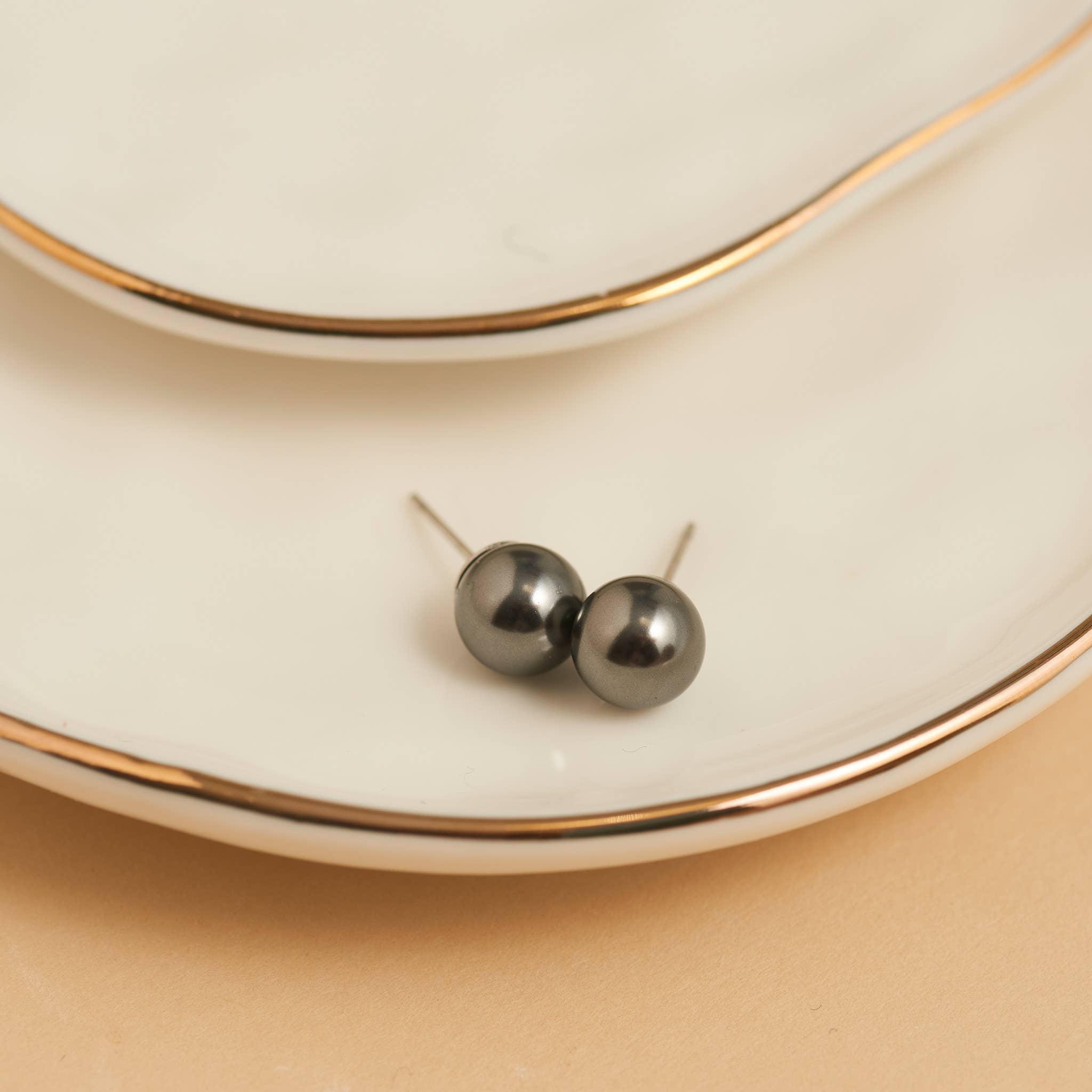 Howard's - Waterproof Earrings Faux Pearl in Stainless Steel Stud