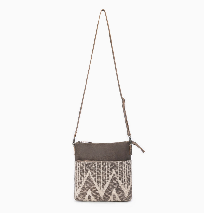 Coffee Canvas
Small & Crossbody Bag