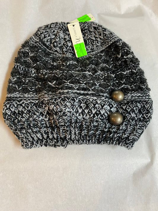 Black Multi Beanie w. Buttons
