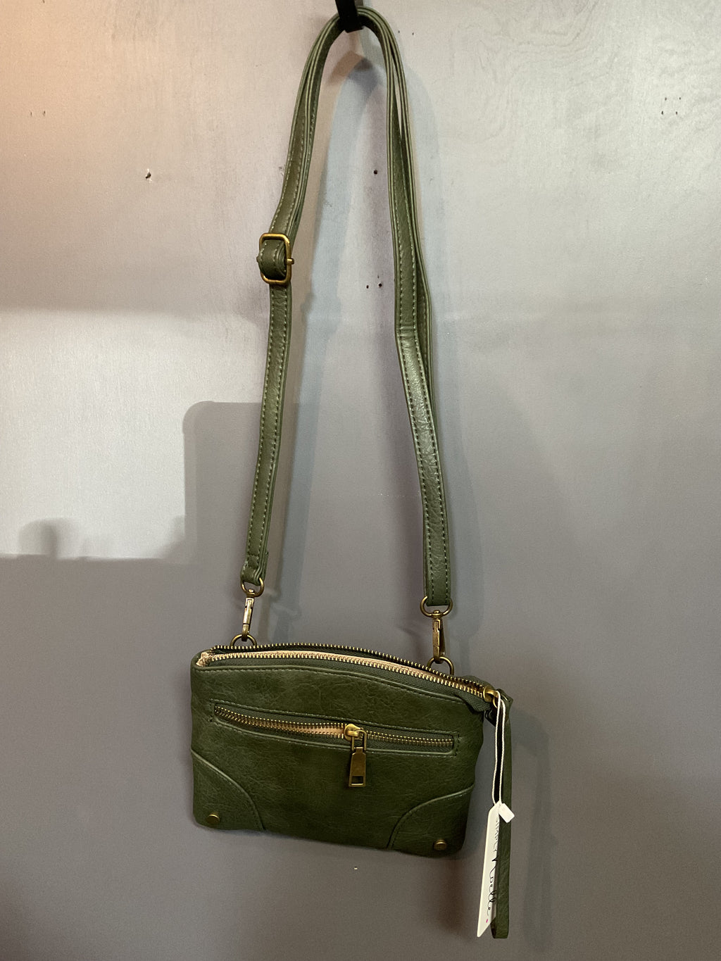 Dist Crossbody