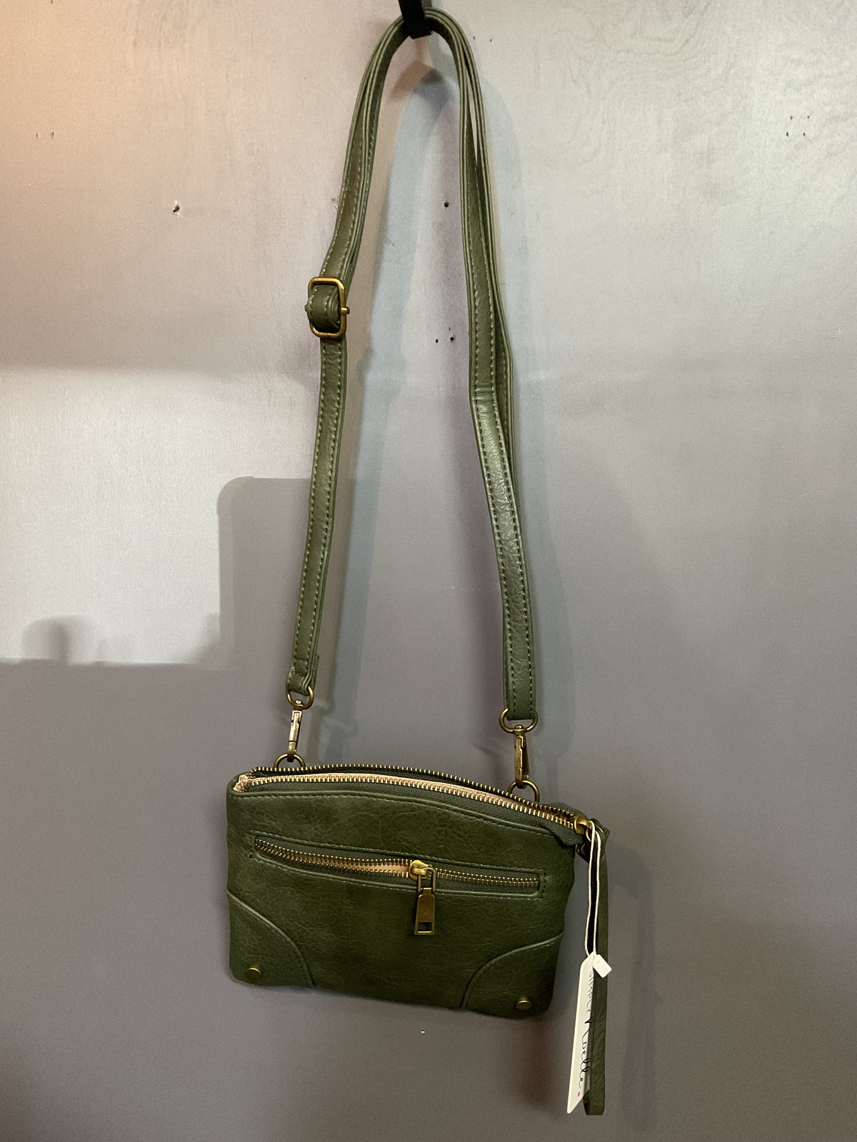 Dist Crossbody