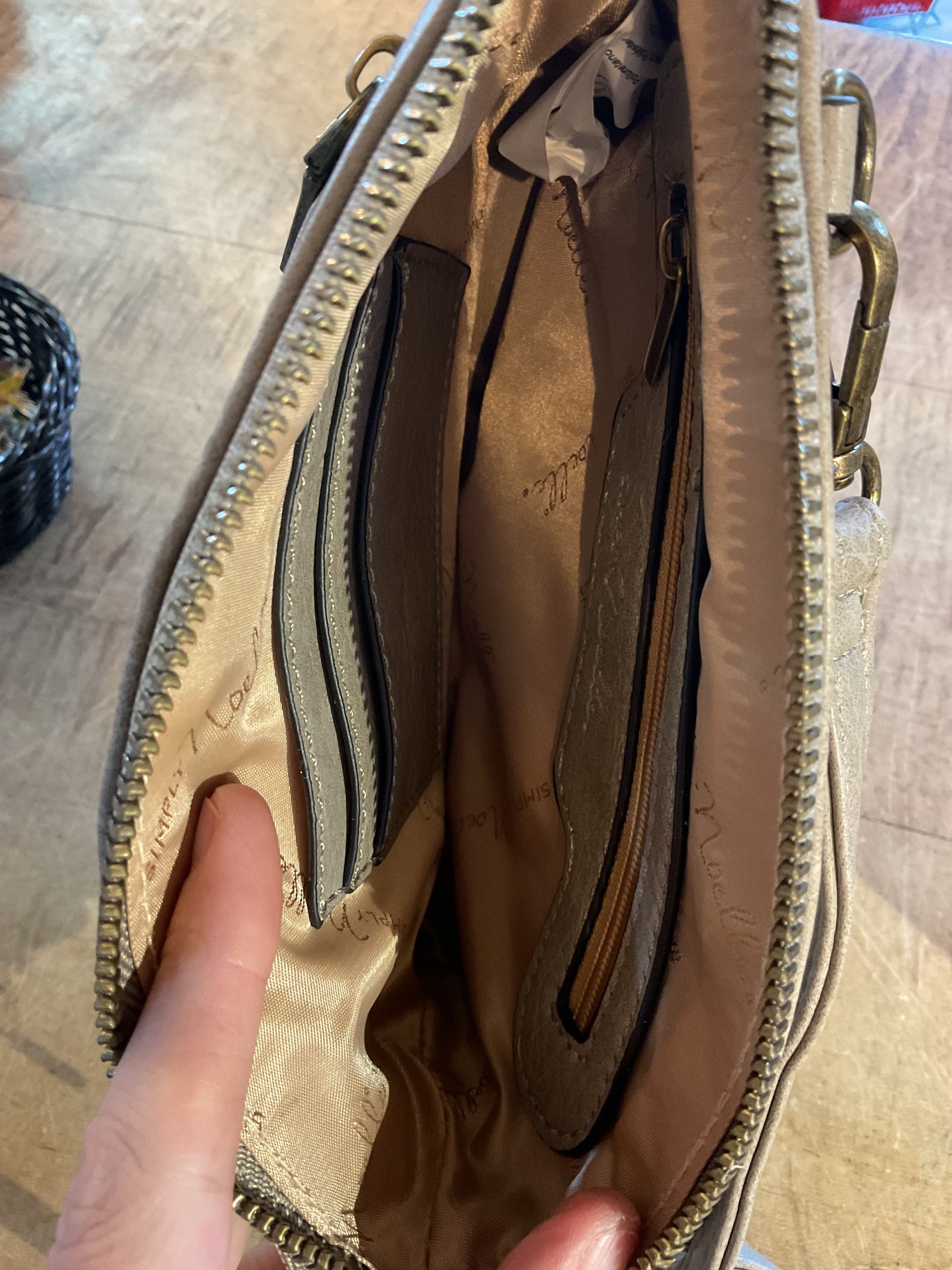 Dist Crossbody
