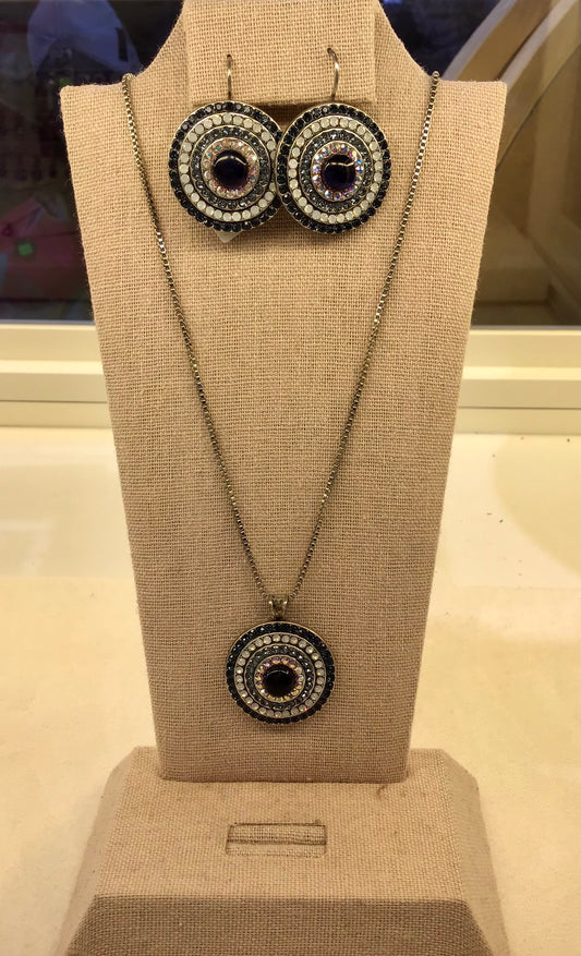 BLUE NECKLACE SINGLE PENDANT