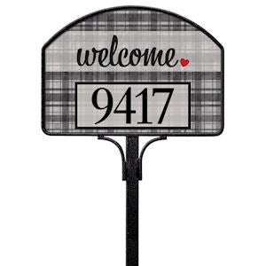 Plaid Welcome Yard DeSign