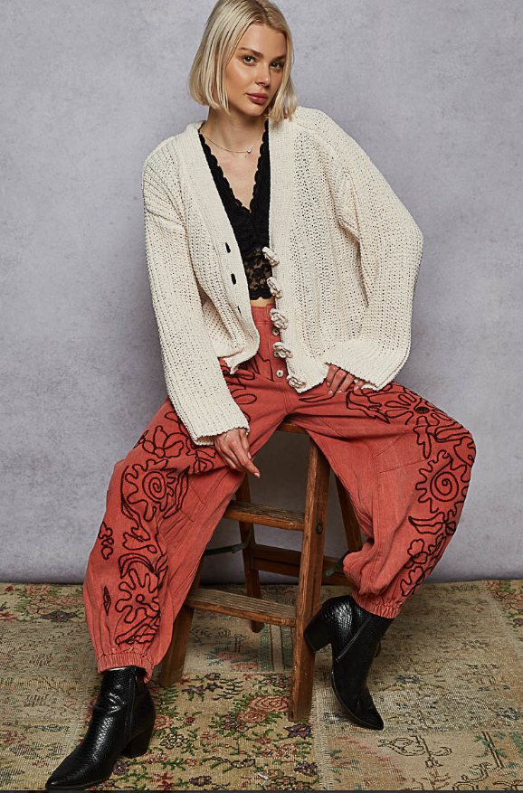 Pol Cardigan V-neck long sleeve regular fit cardigan in chenille with exaggerated buttons