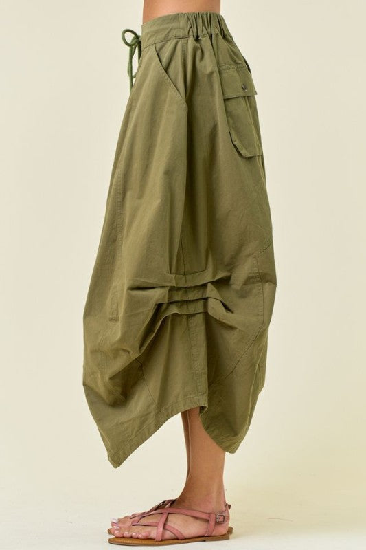 Side Tuck Detail Midi Skirt