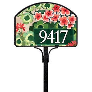 Sunday Geraniums Yard DeSign