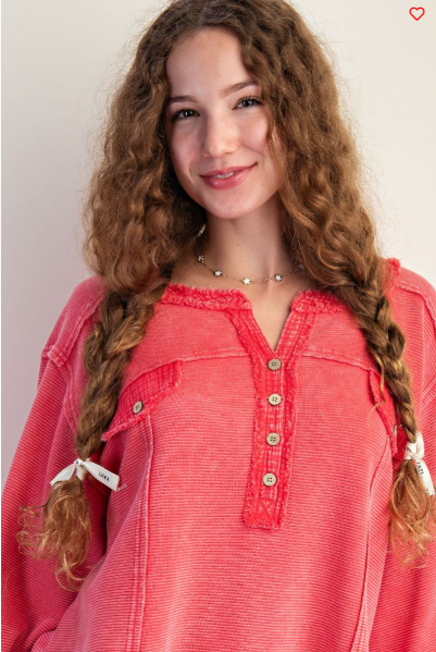 CRYSTAL TEXTURED THERMAL WASHED HENELY TOP