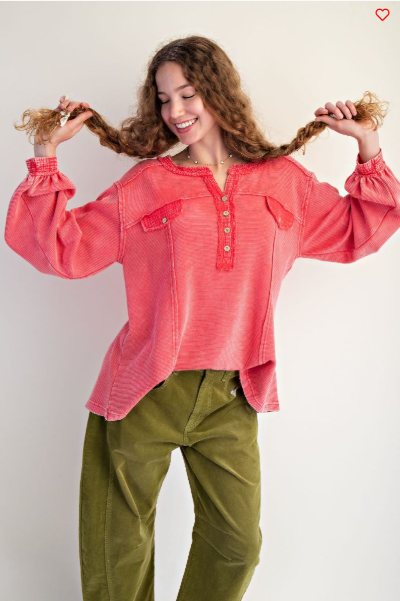 CRYSTAL TEXTURED THERMAL WASHED HENELY TOP