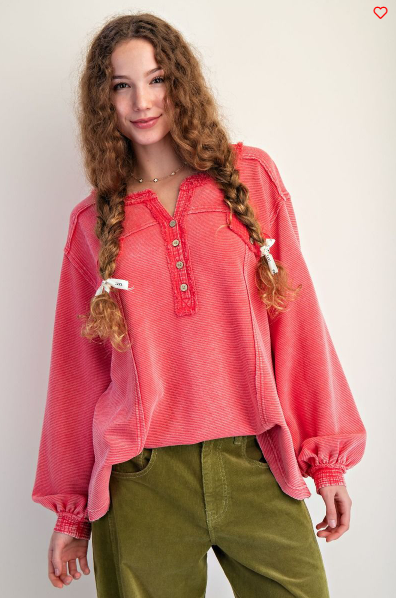CRYSTAL TEXTURED THERMAL WASHED HENELY TOP