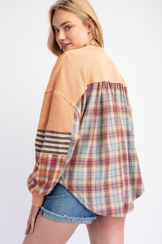 WASHED PLAID MIX THERMAL KNIT HENLEY TOP