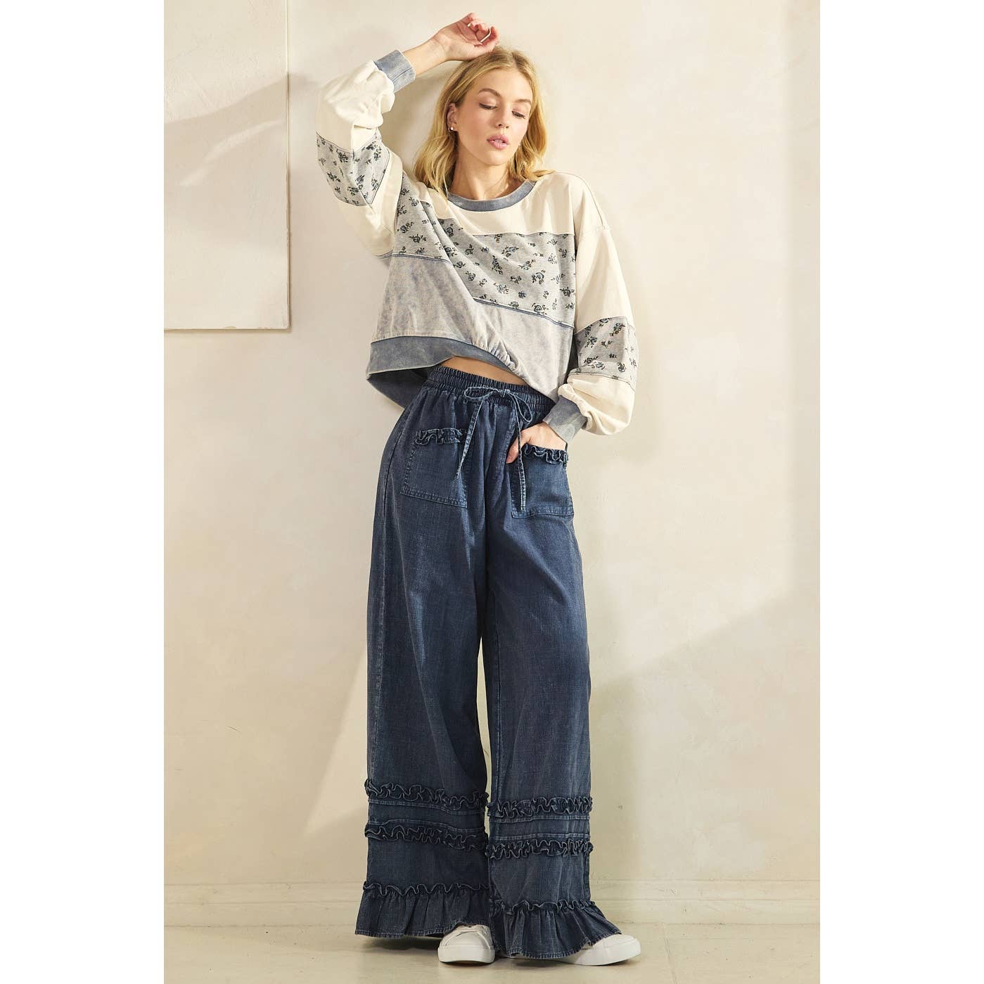 RUFFLE TRIM POCKET MINERAL WASH WIDE LEG PANTS
