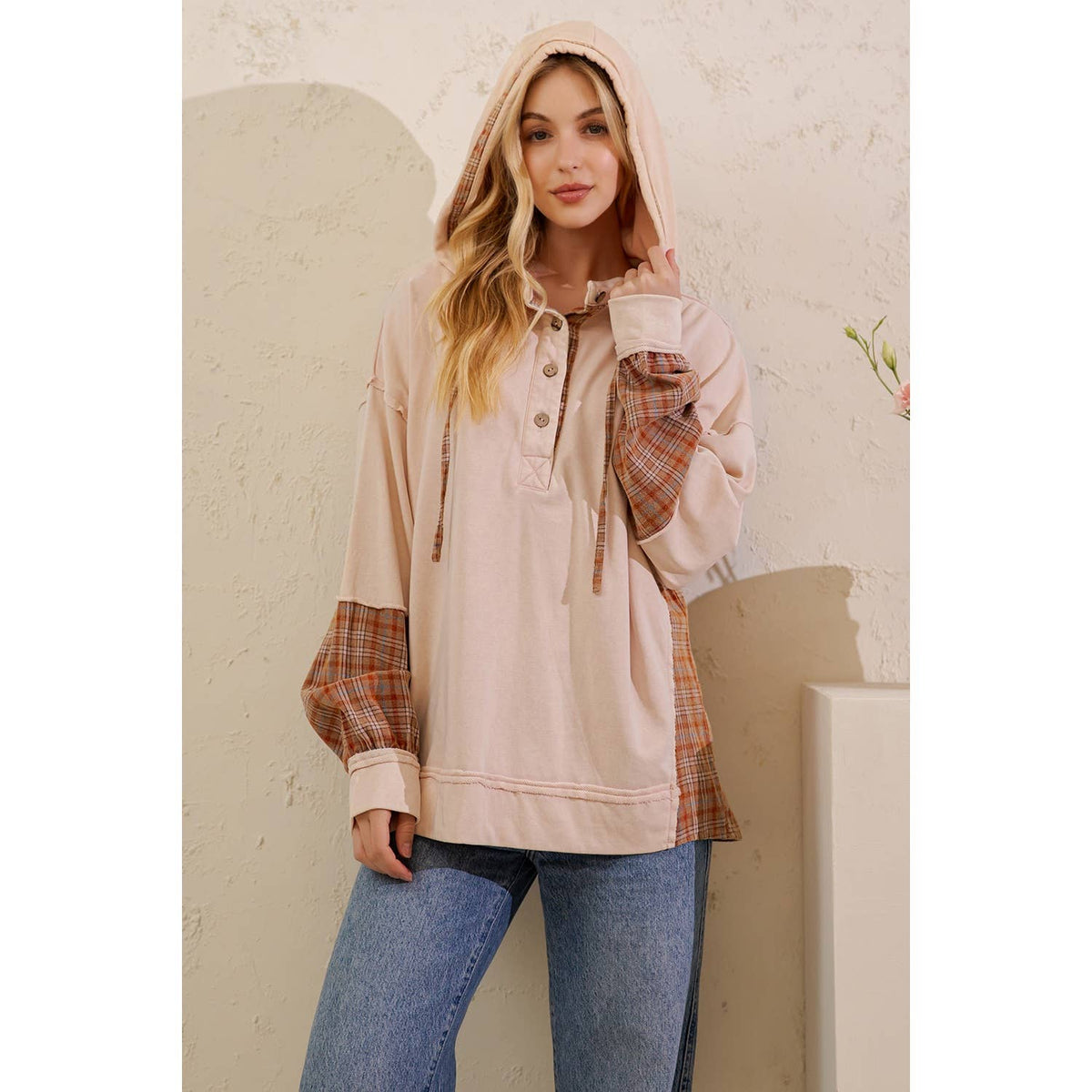Sage + Fig - PLAID MIXED-MEDIA HOODIE PULLOVER