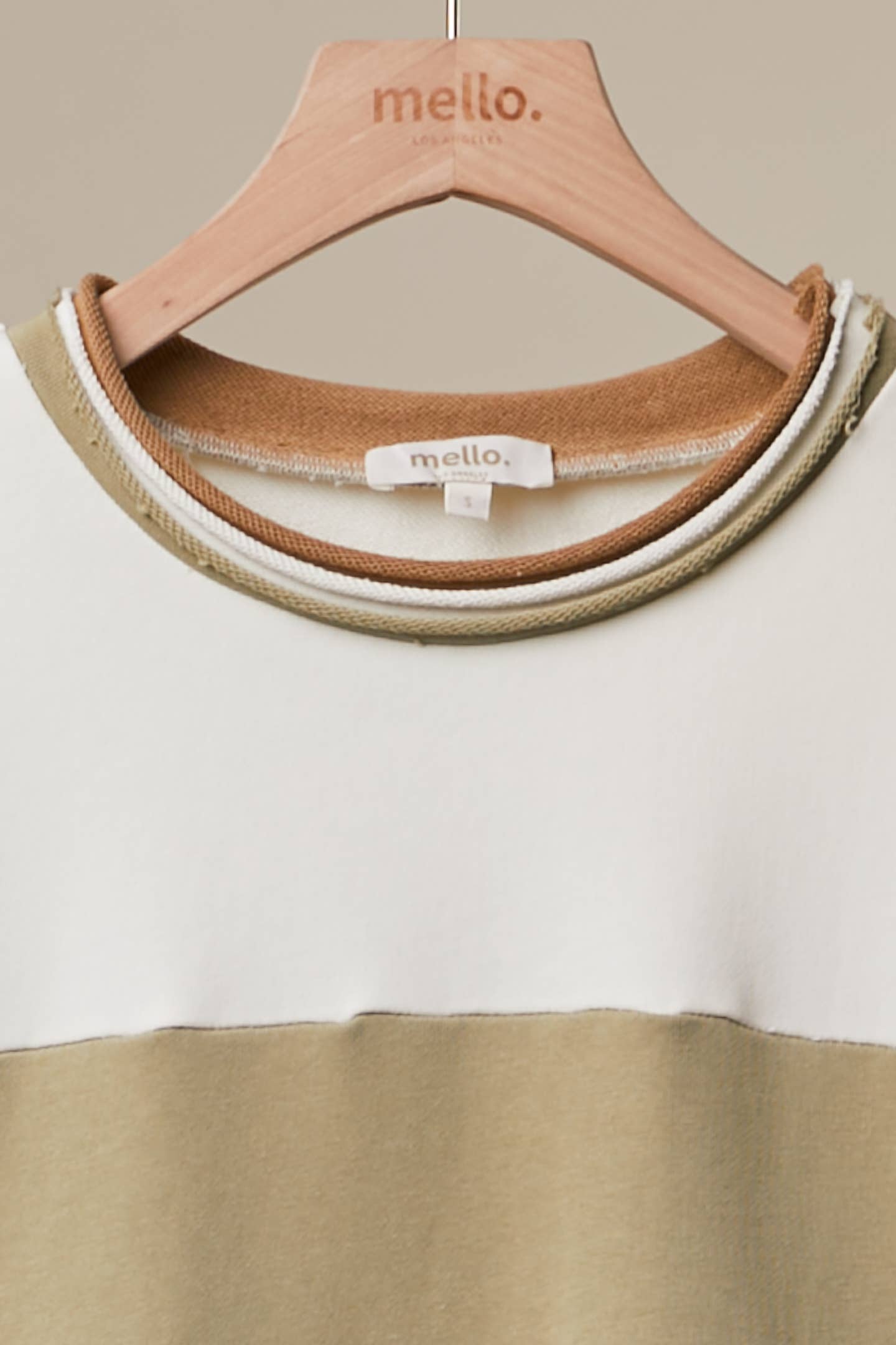Mello. - Colorblock Daisy Graphic Top