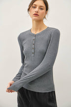 MODAL CLASSIC RIBBED LONGSLEEVE HENLEY BASIC TOP