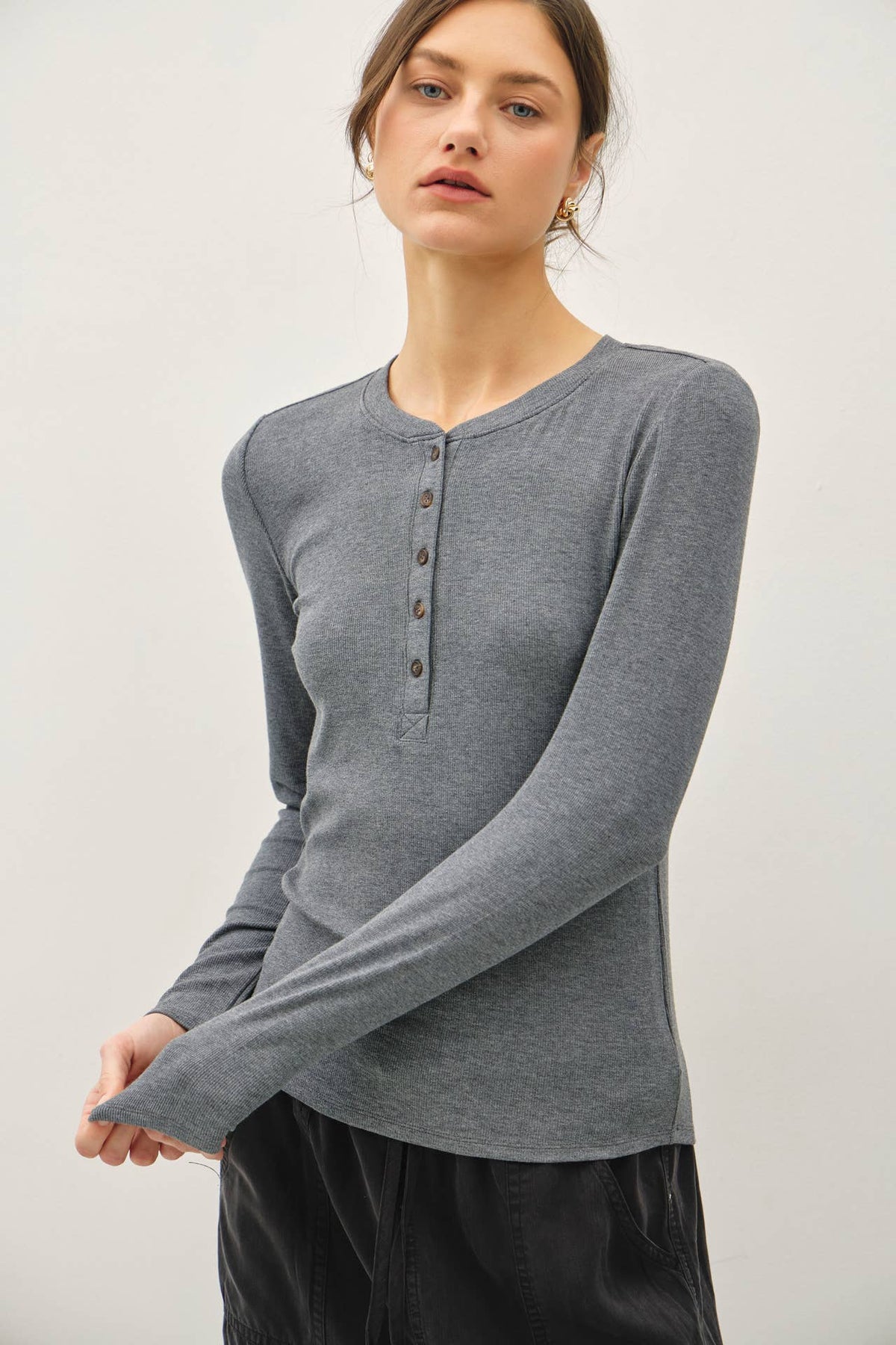 MODAL CLASSIC RIBBED LONGSLEEVE HENLEY BASIC TOP