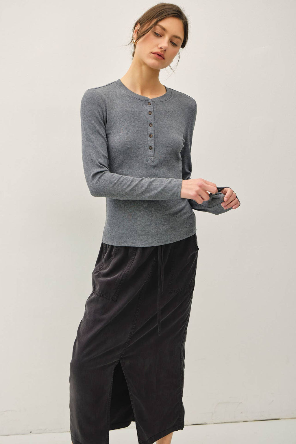 MODAL CLASSIC RIBBED LONGSLEEVE HENLEY BASIC TOP