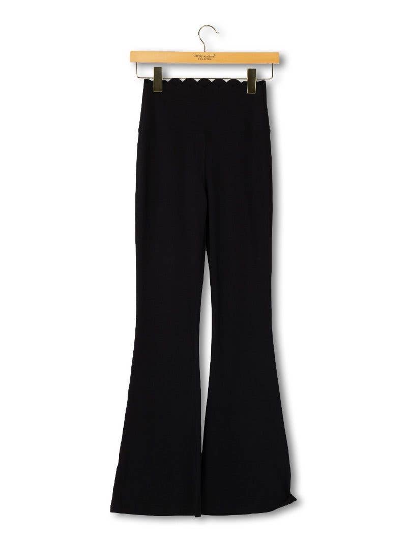 Simply Southern - Scalloped Leggings