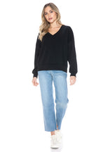 Ariella V-Neck Top W/Contrast Sleeve