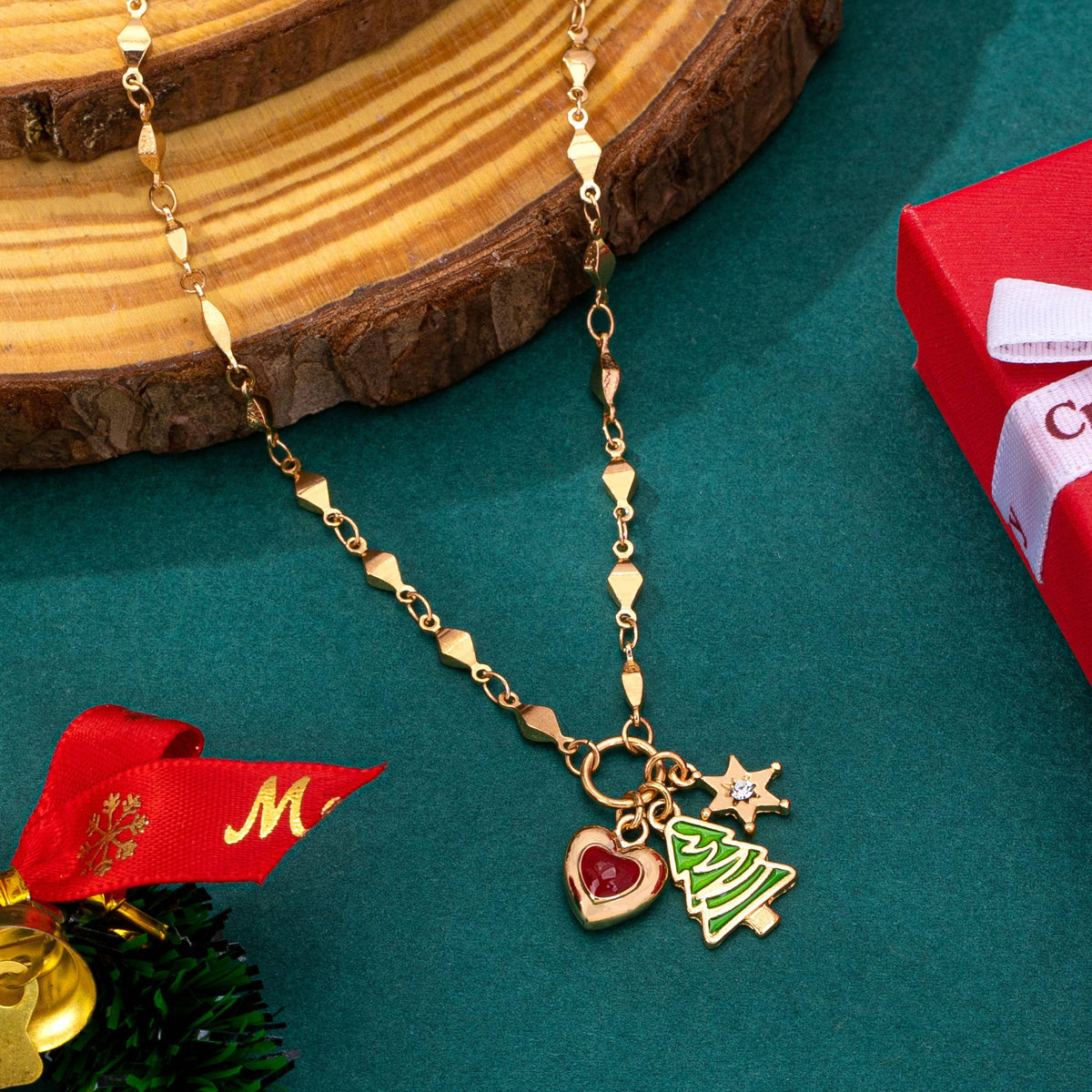 JOSSLYN by wall to wall - Cluster Christmas Tree and Heart Charm Necklace | 80N93294