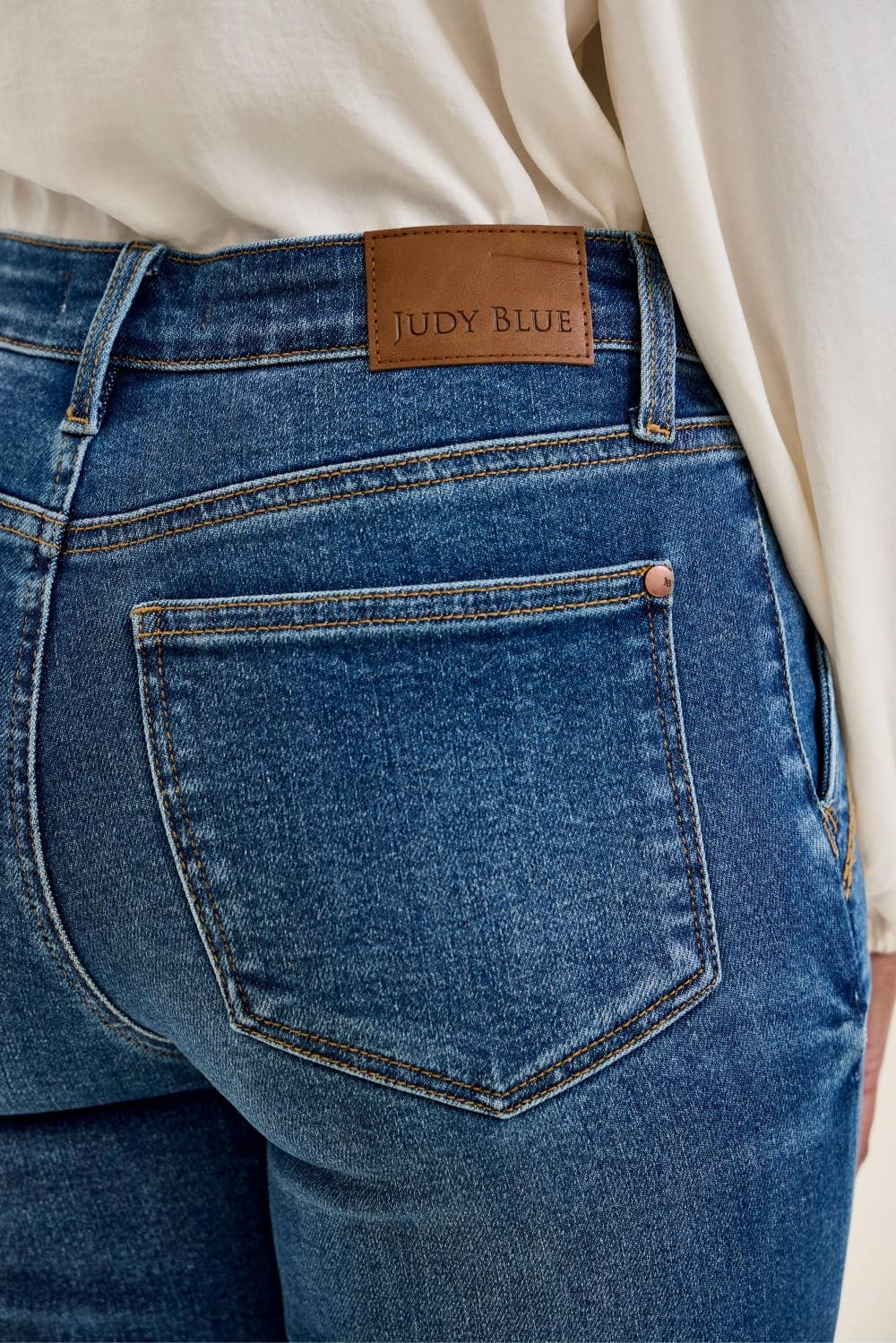 Judy Blue Jeans - MR TC DAISY Bootcut w/ Cowboy Boot Stitching MD Saddle Blue