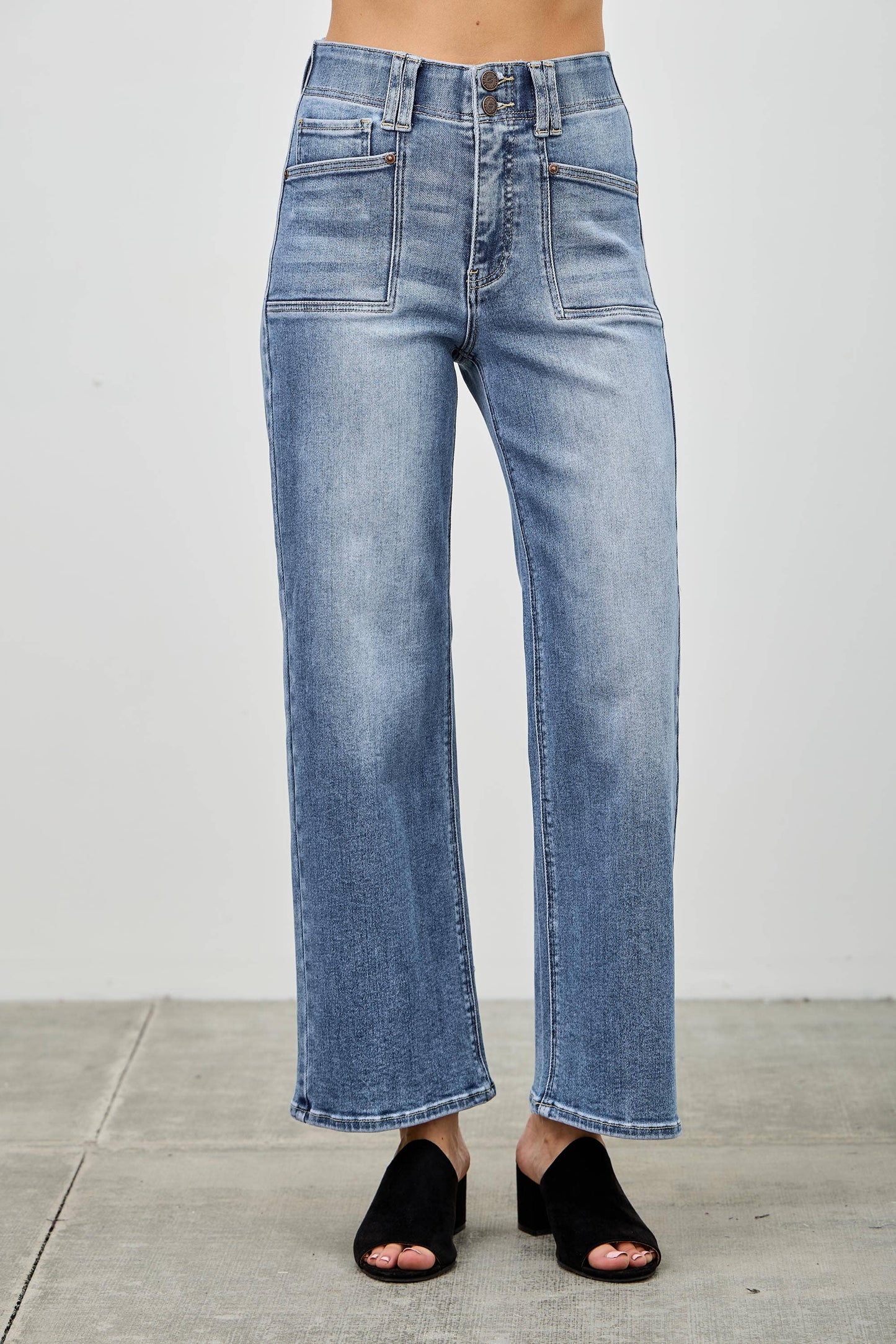 HIGH RISE CROP STRAIGHT WITH DOUBLE BUTTON SAIGE DENIM