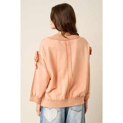BOW APPLIQUE LONG SLEEVE SWEATSHIRT