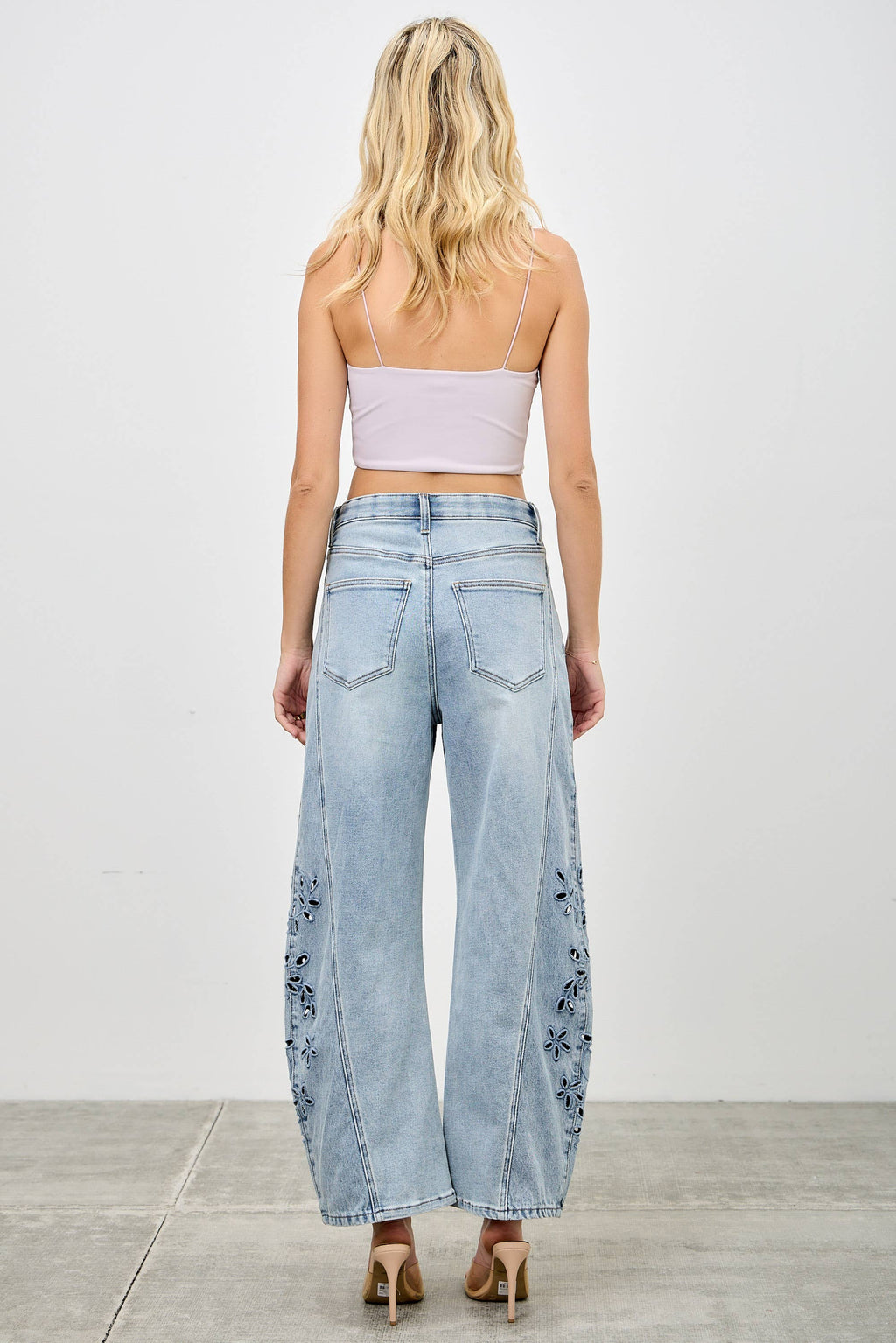 HIGH RISE LOW CURVE BARREL WITH EMBROIDERY Saige Denim