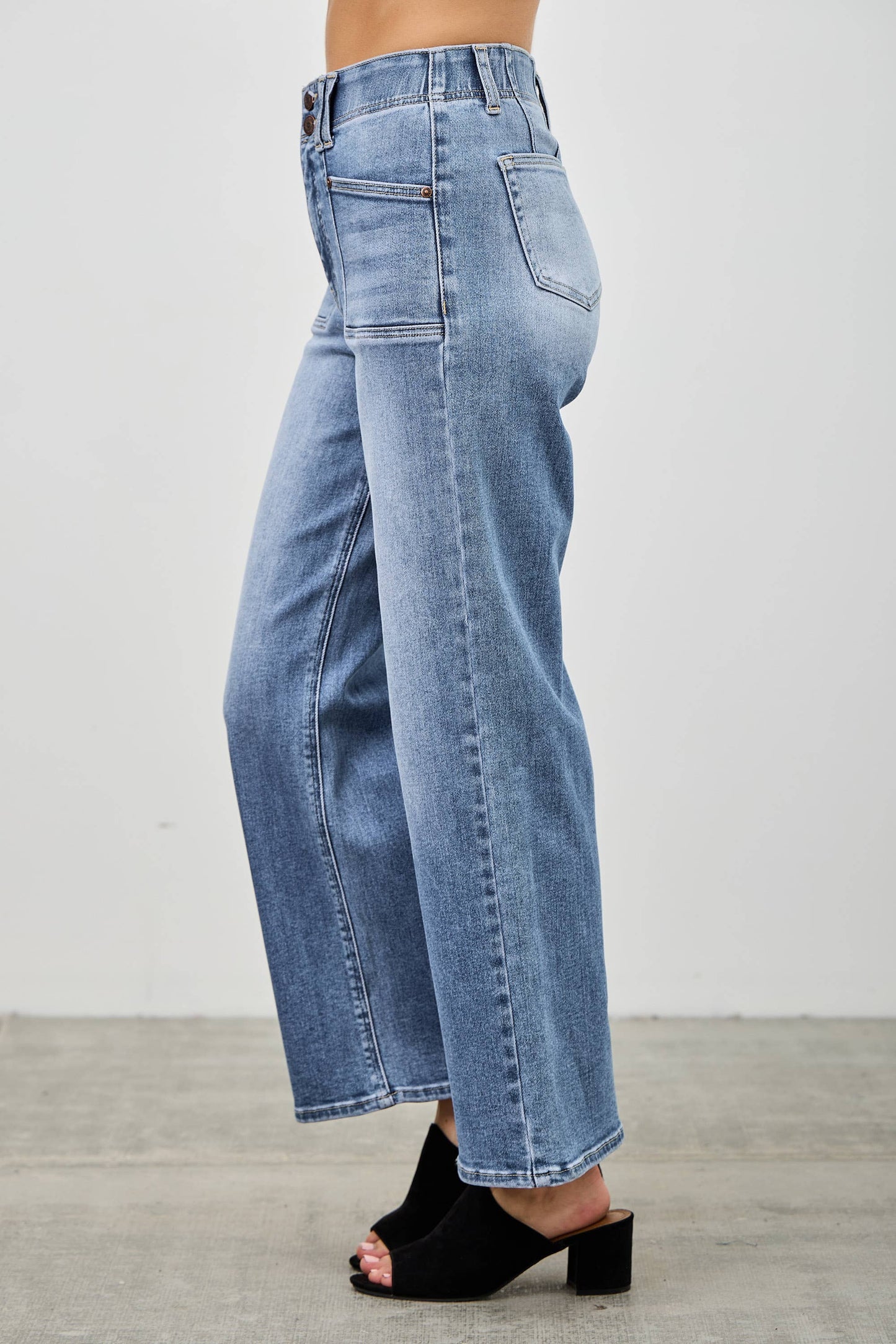 HIGH RISE CROP STRAIGHT WITH DOUBLE BUTTON SAIGE DENIM