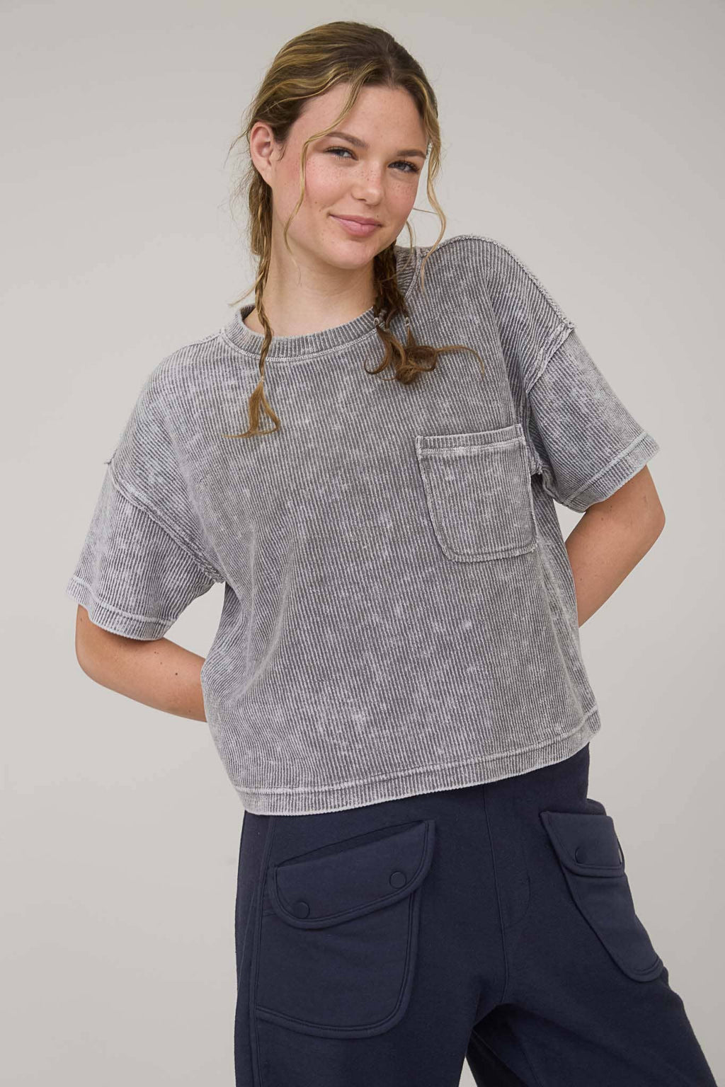 Everyday WASHED RIBBED SHORT SLEEVE TEE WITH POCKET
