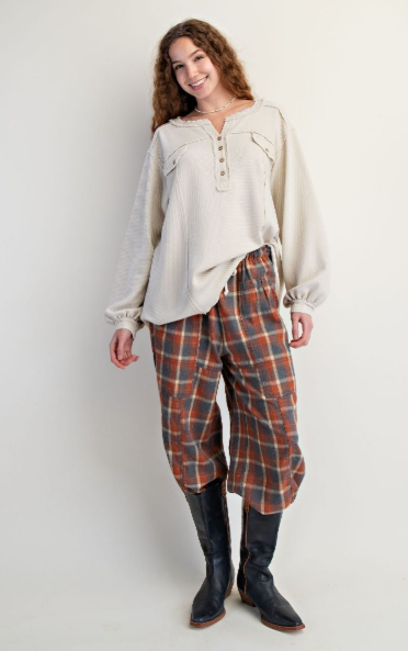 CRYSTAL TEXTURED THERMAL WASHED HENELY TOP