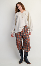 CRYSTAL TEXTURED THERMAL WASHED HENELY TOP