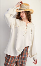 CRYSTAL TEXTURED THERMAL WASHED HENELY TOP