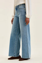 Judy Blue Jeans - HW ANGELINA Column w/ Harness Trim MD Crisp Blue