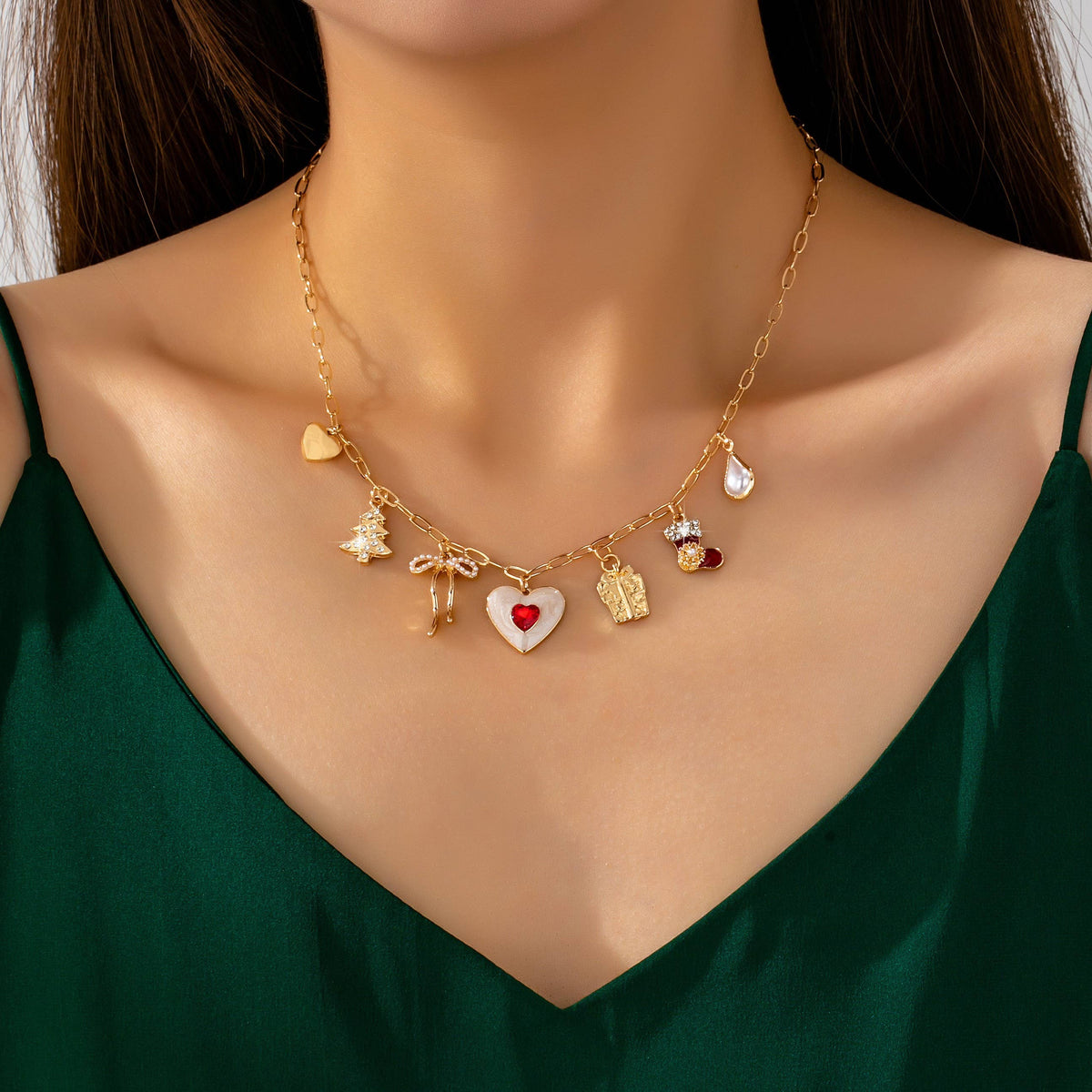 JOSSLYN by wall to wall - Christmas Holiday Charm Paperclip Necklace | 80N93399