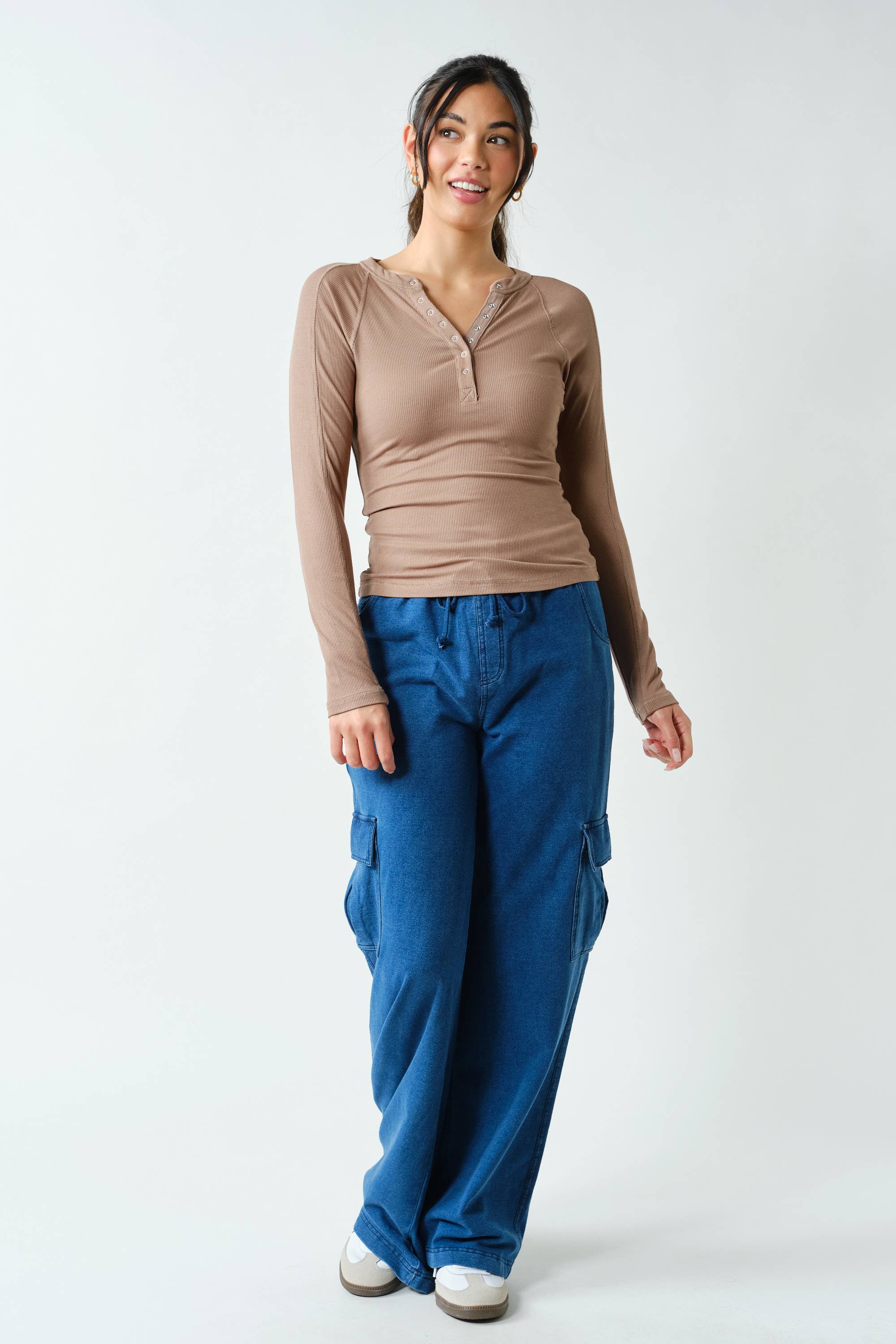 Essential Long-Sleeved Micro-Ribbed Henley Top-Mono B