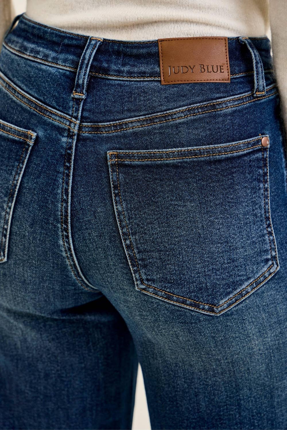Judy Blue Jeans - HW "LUX" Retro Wide w/ Front Tab Closure DK Fade Indigo