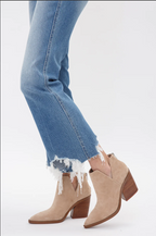 HIGH RISE CROP FLARE W. UNEVEN HEM