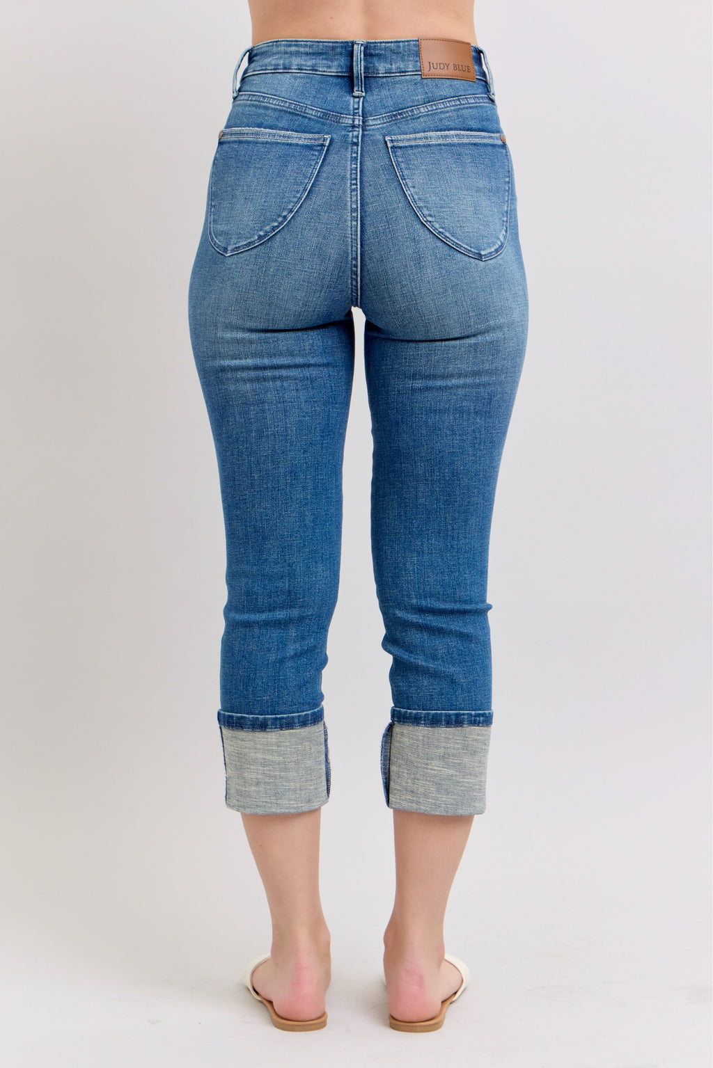 Judy Blue HW Tummy Control Back Shield Pkts & Cuff Capri