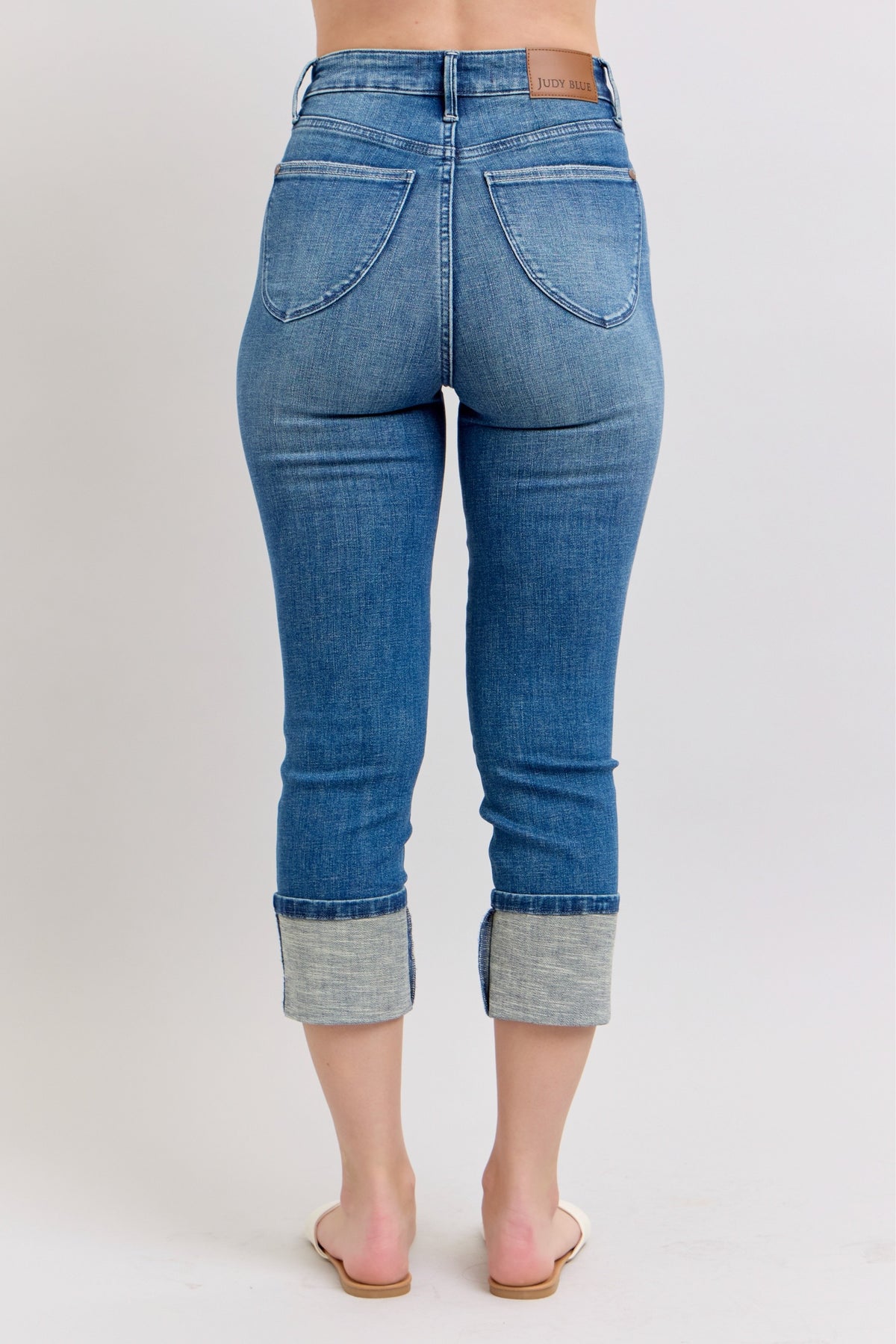 Judy Blue HW Tummy Control Back Shield Pkts & Cuff Capri