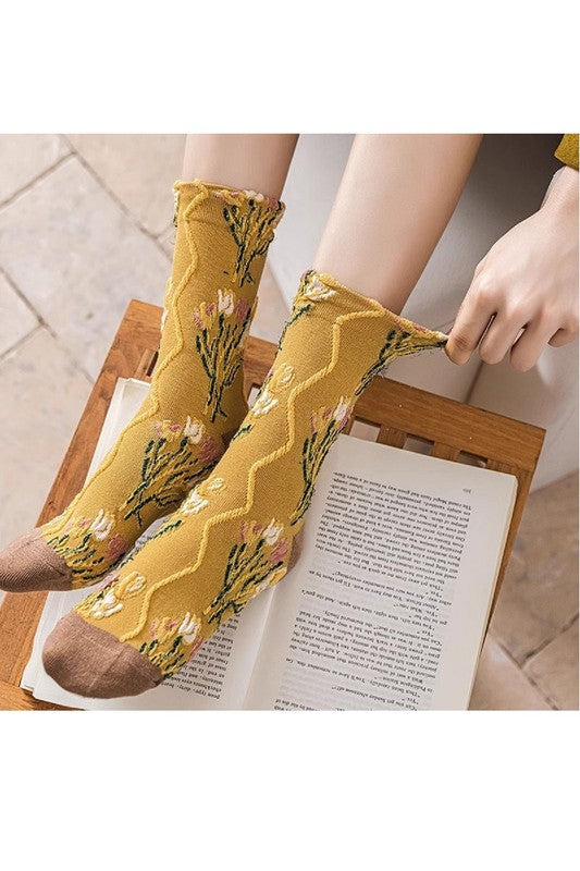 VINTAGE FLORAL DESIGN SOCKS