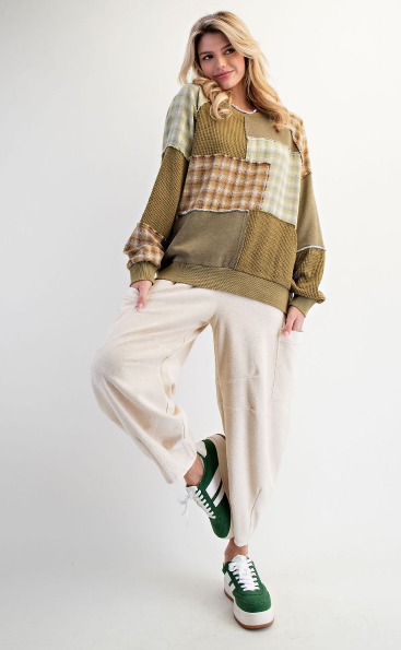 Easel PATCHWORK DESIGN WITH MIXED FABRICS