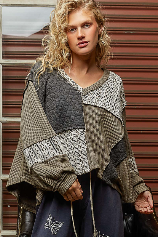 Pol  V-neck balloon sleeve relaxed fit top in thermal with crochet and quilting patch