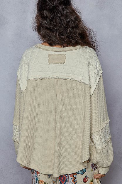 Pol  V-neck balloon sleeve relaxed fit top in thermal with crochet and quilting patch