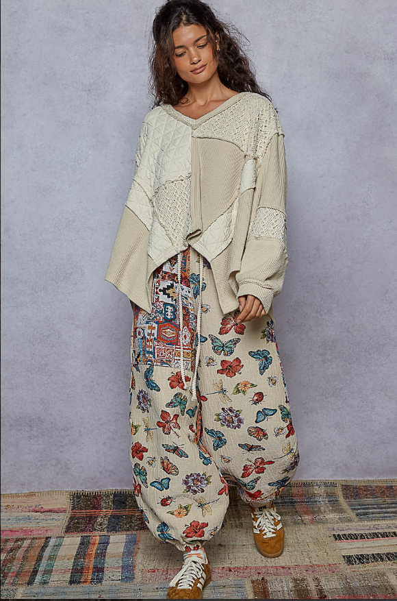 Pol  V-neck balloon sleeve relaxed fit top in thermal with crochet and quilting patch